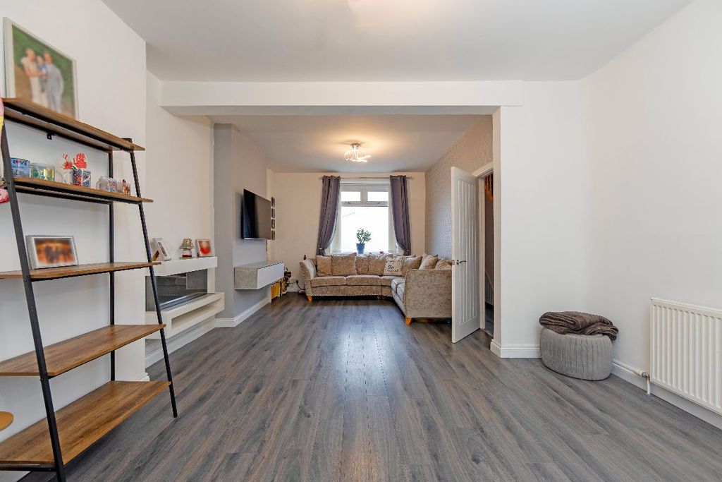 Property photo 1 of 33