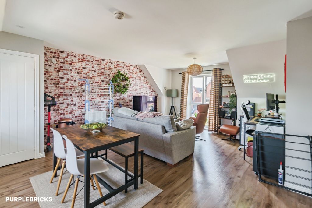 Property photo 2 of 19