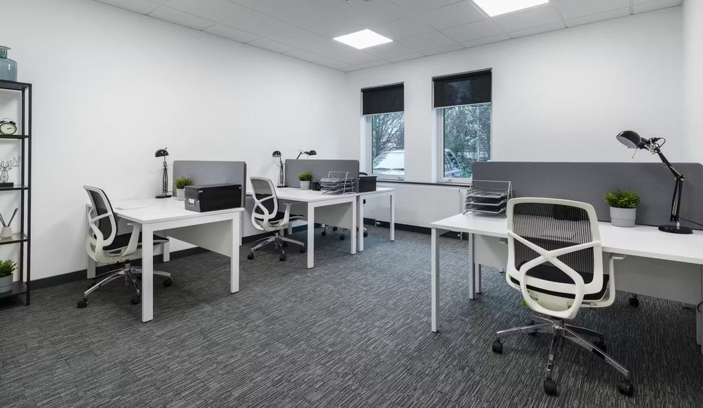 Property photo 2 of 9 Office