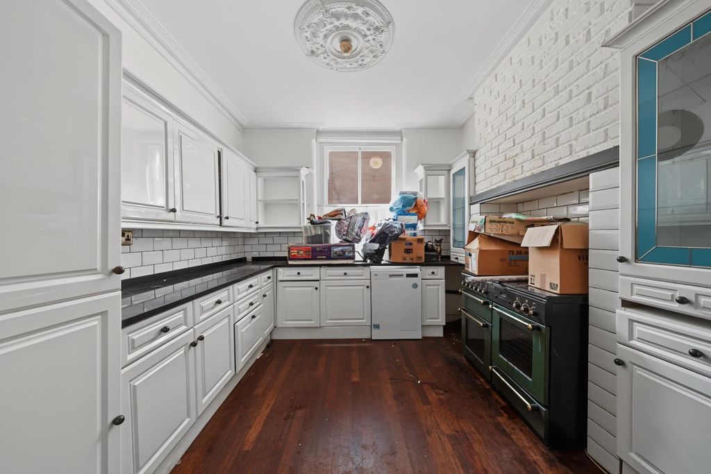 Property photo 2 of 12 Kitchen
