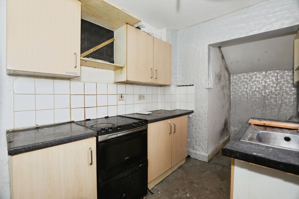 Property photo 2 of 19 Pbox-Img.Jpg