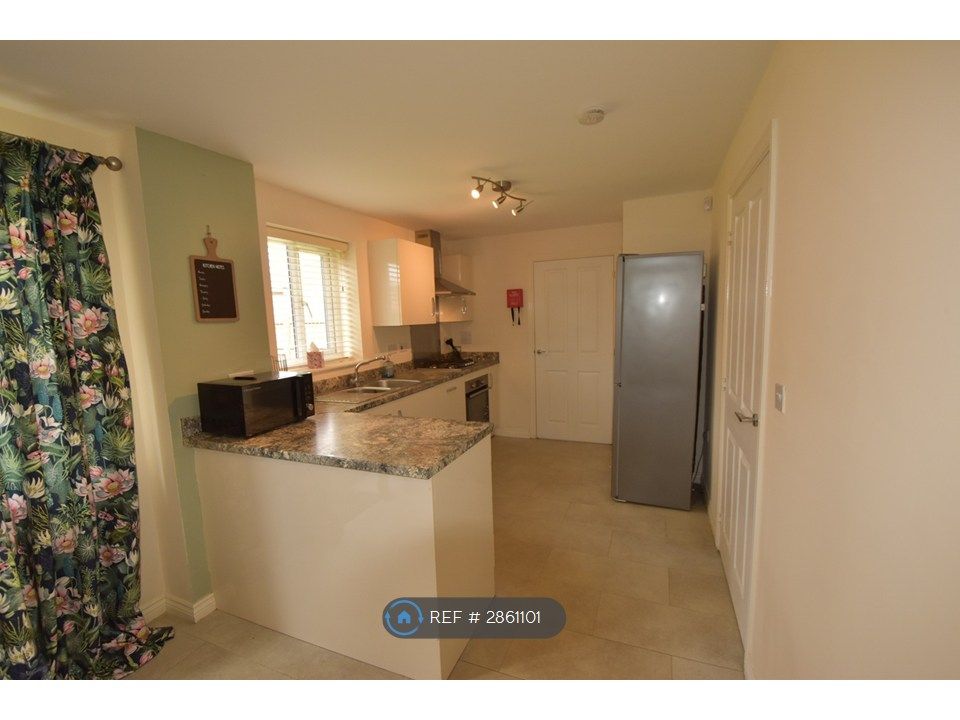 Property photo 2 of 16 Kitchen