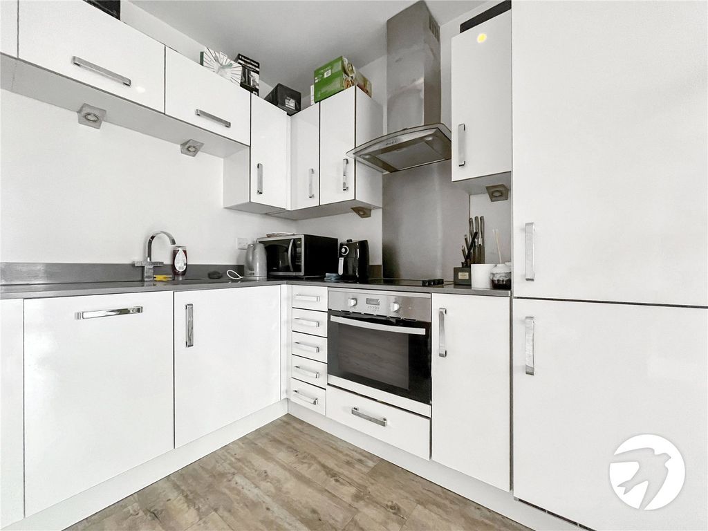 Property photo 2 of 7 Picture No. 13