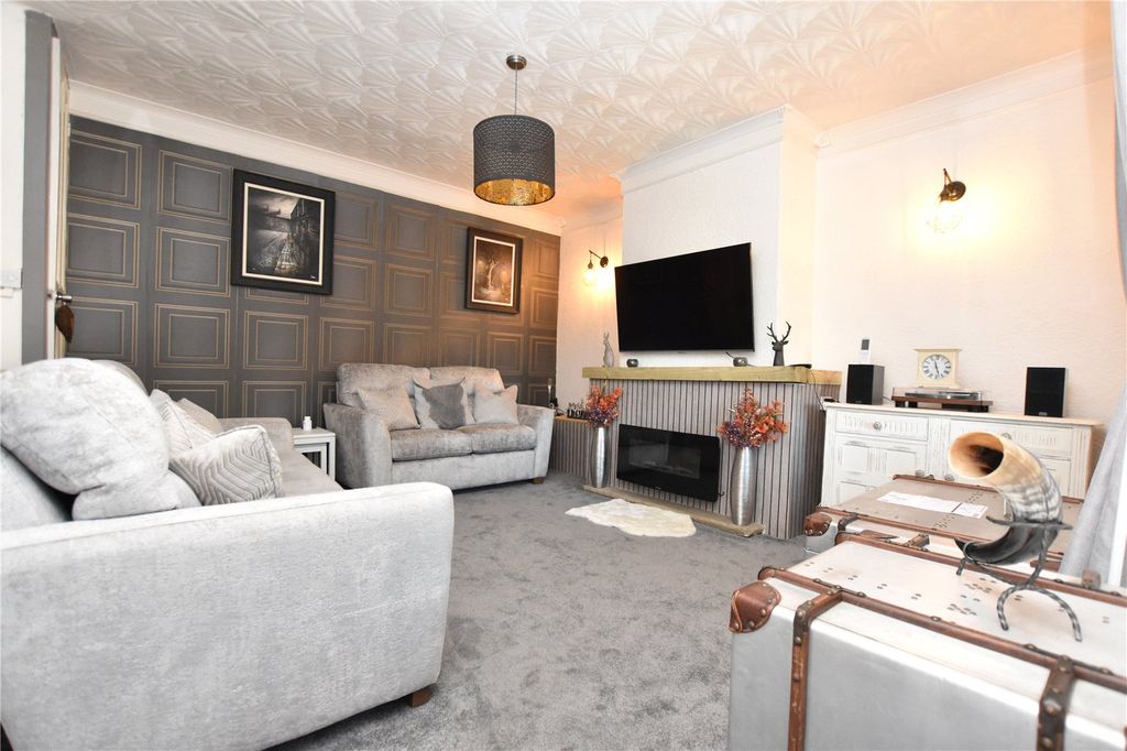 Property photo 2 of 17 Picture No. 15