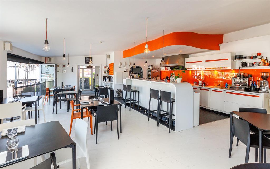 Property photo 1 of 42