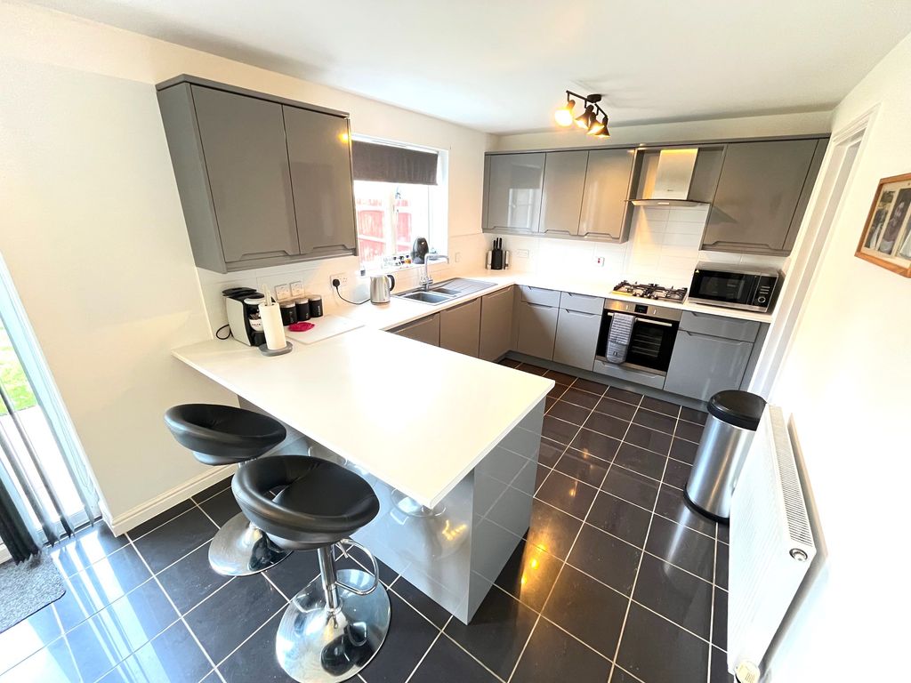 Property photo 3 of 15 Img_4361