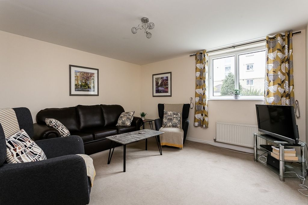 Property photo 2 of 19