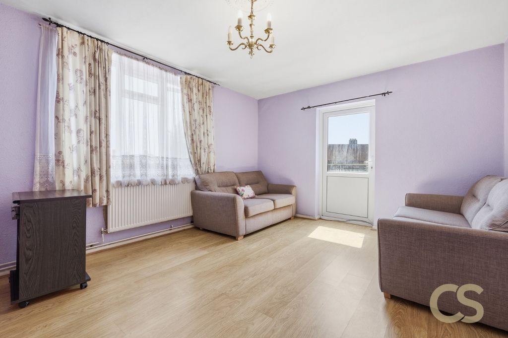 Property photo 2 of 16 5335112
