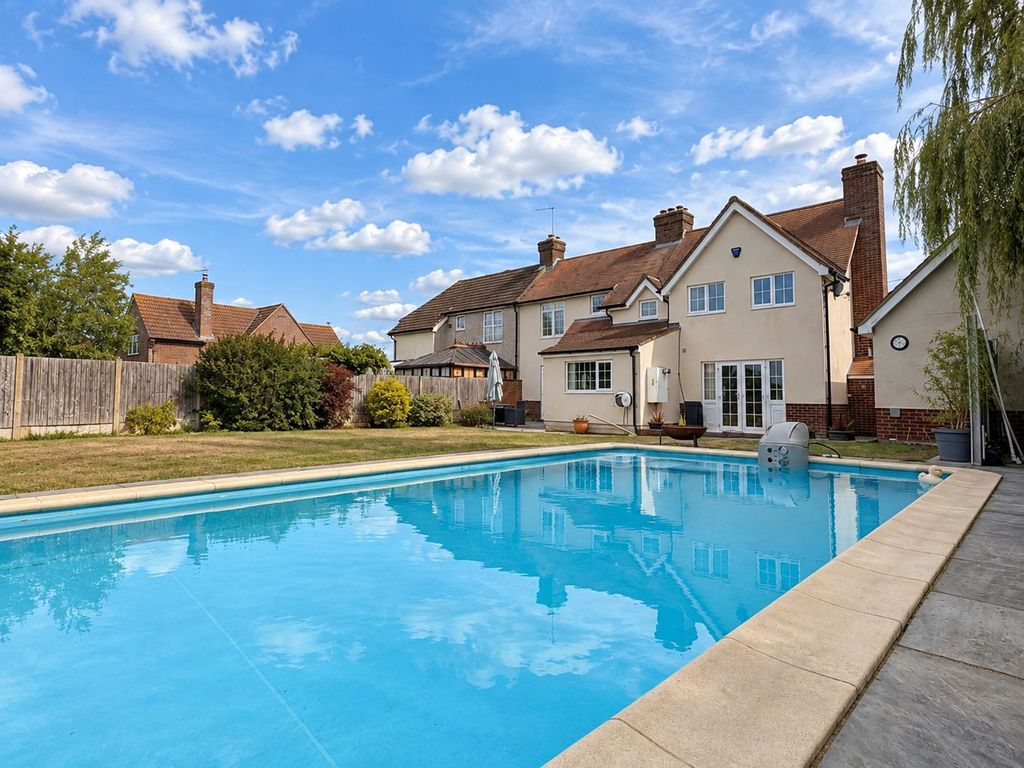 Property photo 2 of 34