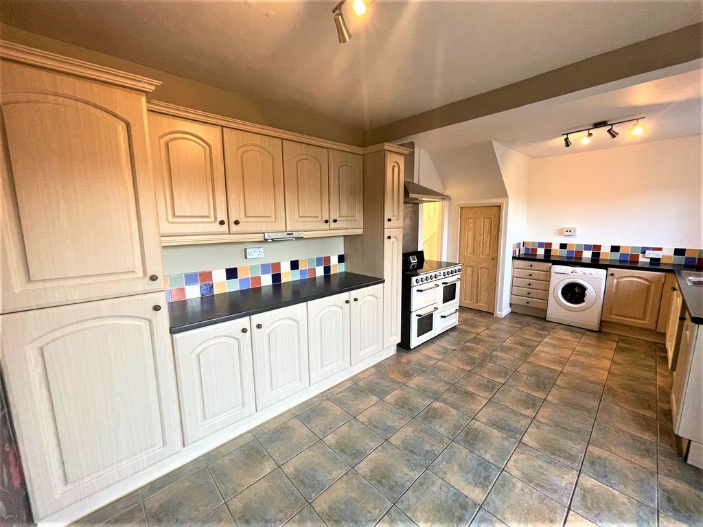 Property photo 2 of 15 Photo 02