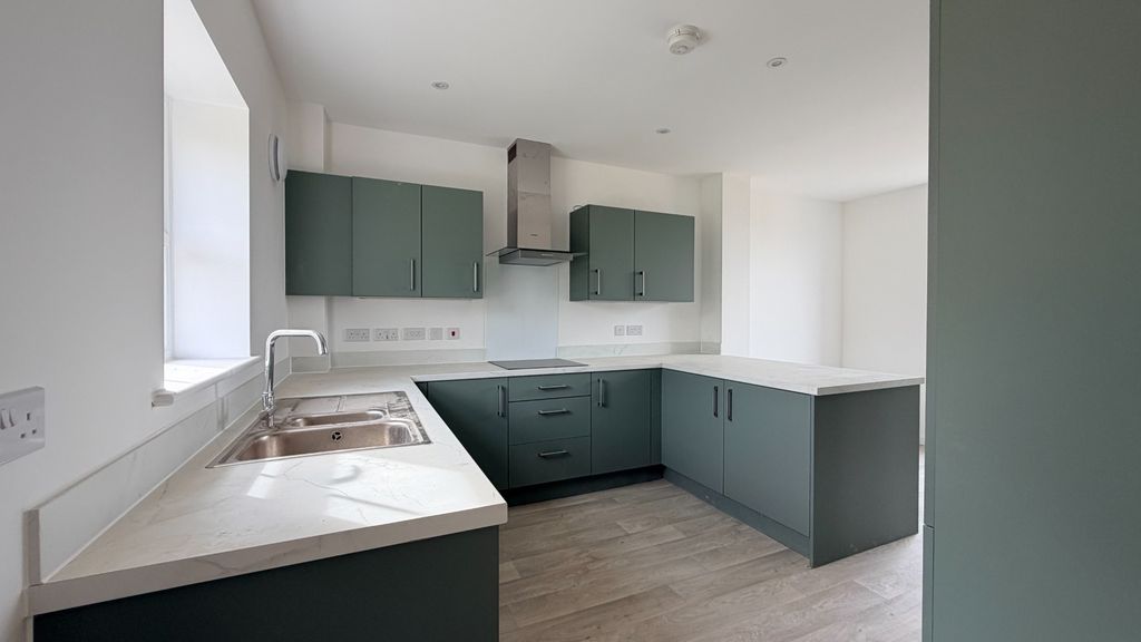 Property photo 2 of 20 5232682