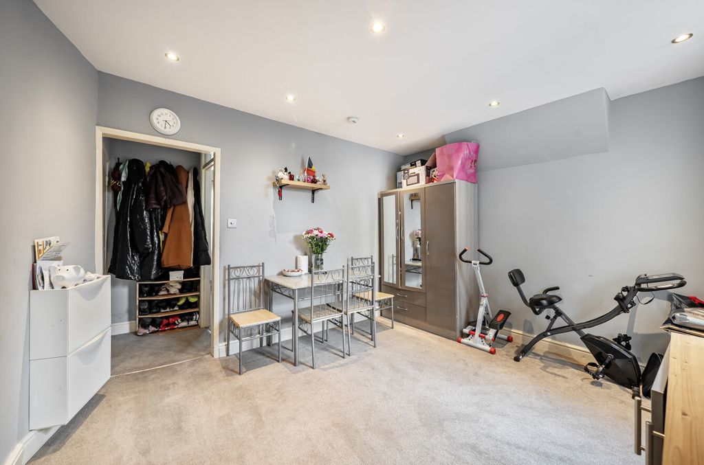 Property photo 2 of 16 1363060-17-68E598...