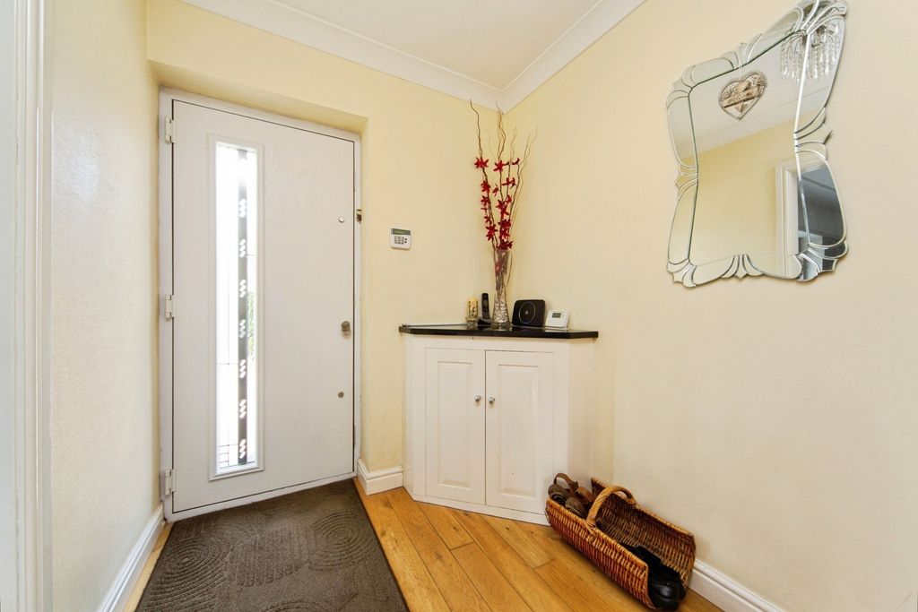Property photo 2 of 19 Pbox-Img.Jpg