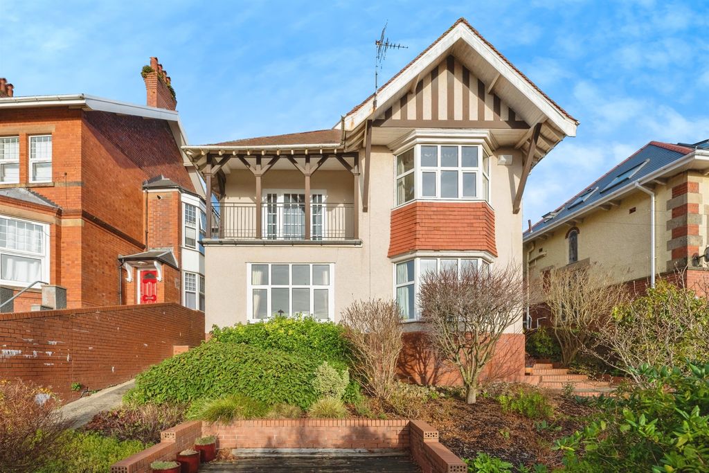 Property photo 1 of 28