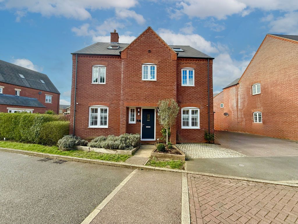 Property photo 1 of 22 Front