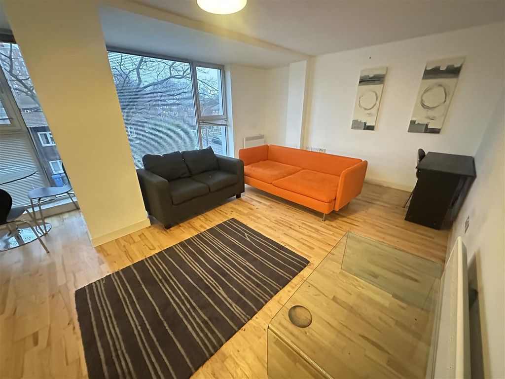 Property photo 3 of 9