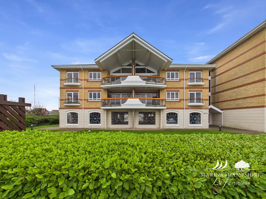 Property photo 1 of 19 Cam03915G0-Pr0023-Still029