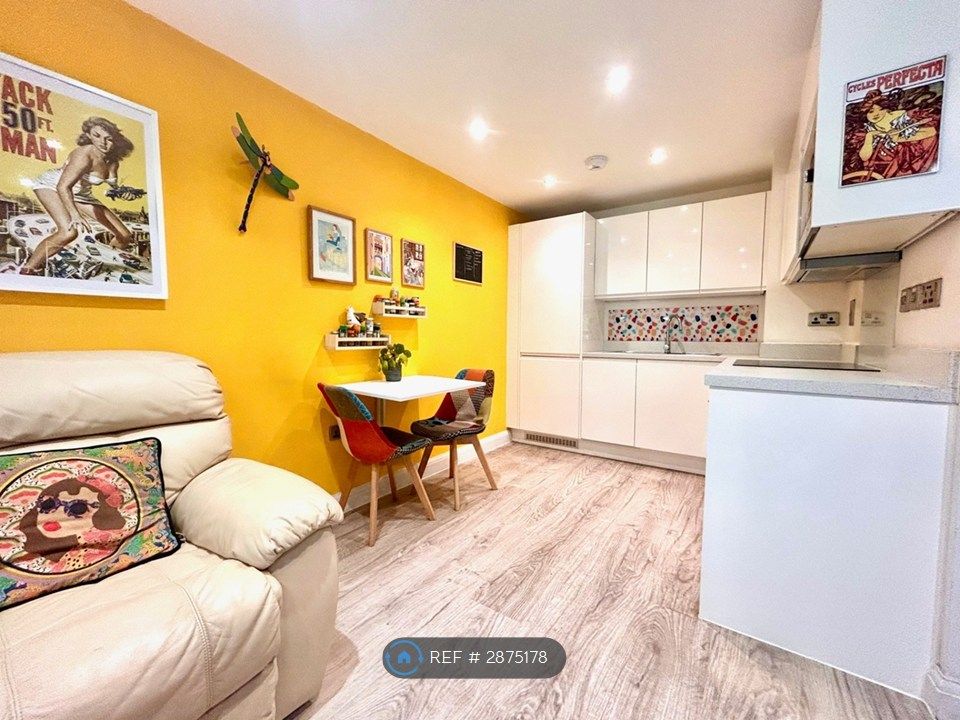 Property photo 2 of 8