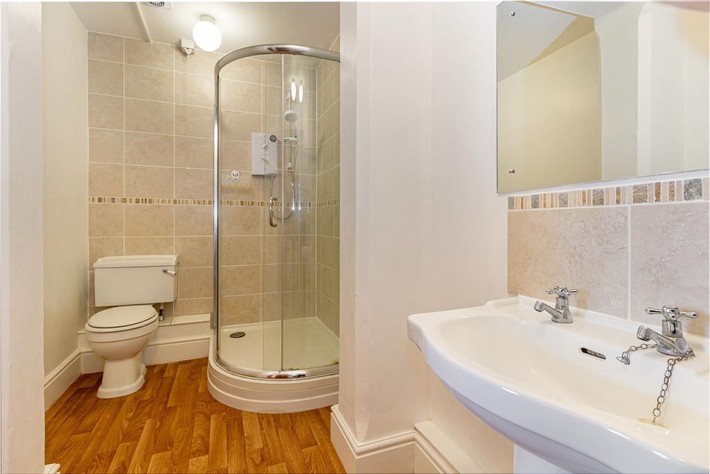 Additional image 9 of 3 bed flat for saleAbbey Road, Malvern WR14
