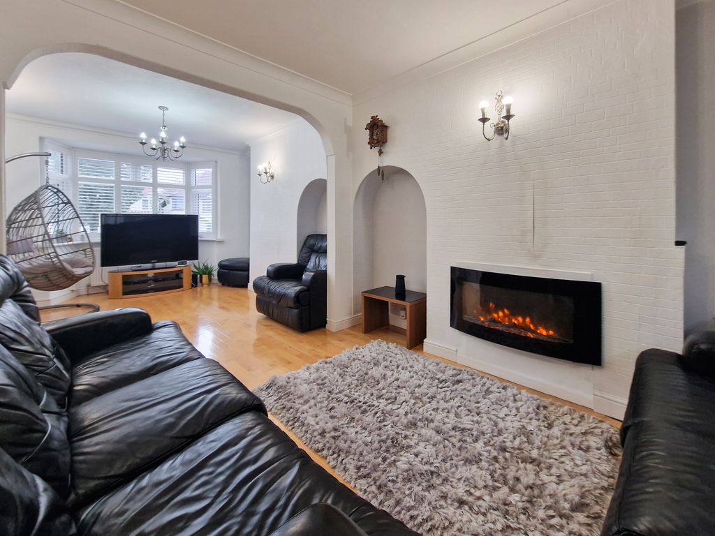 Property photo 2 of 17