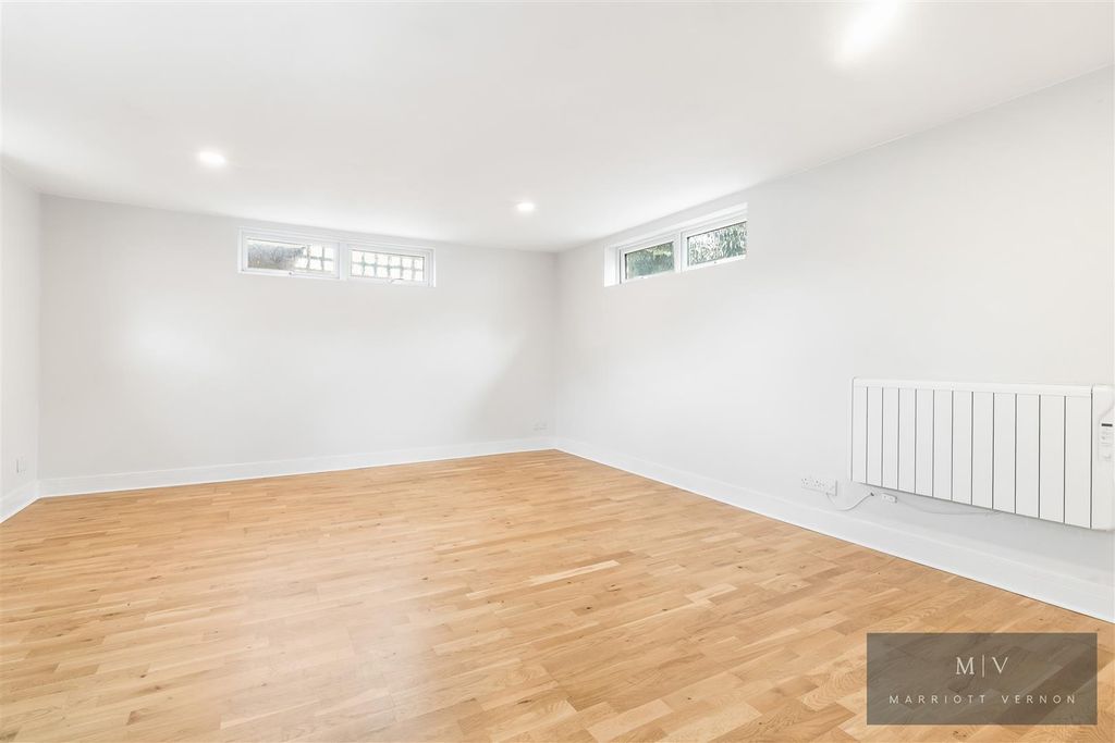 Property photo 3 of 14 Limes Road 25A MV-2.Jpg