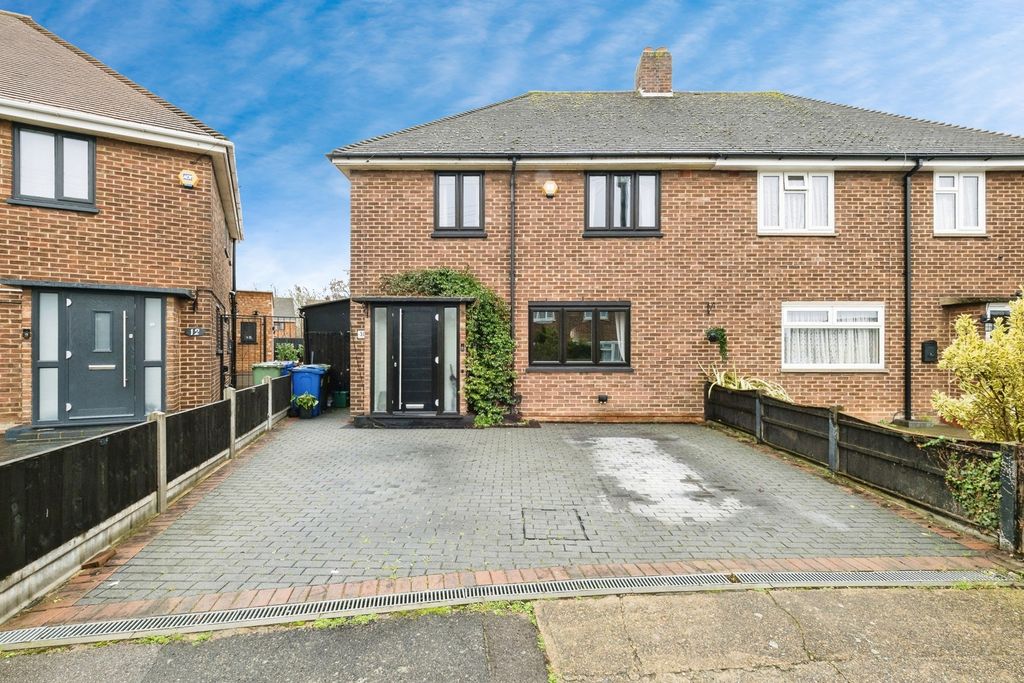 Property photo 1 of 20 Front