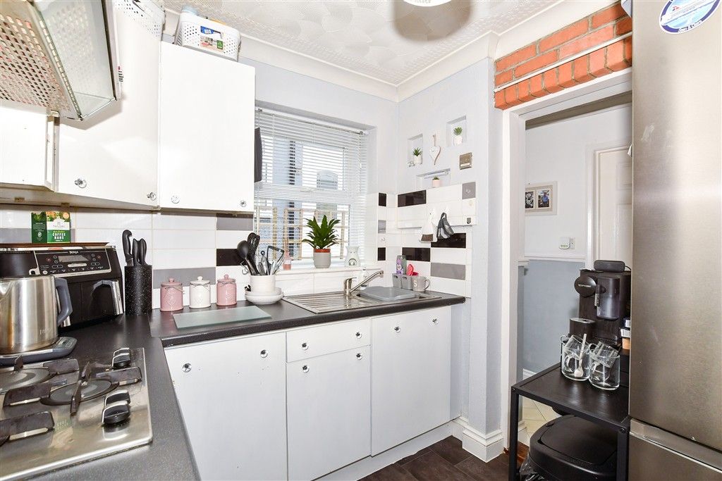 Property photo 2 of 10 Kitchen