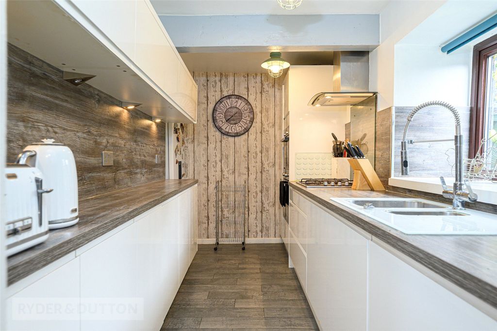 Property photo 3 of 22 Kitchen