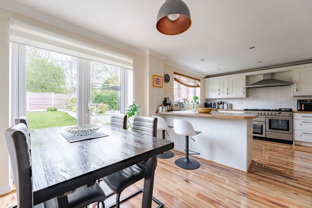 Property photo 2 of 23