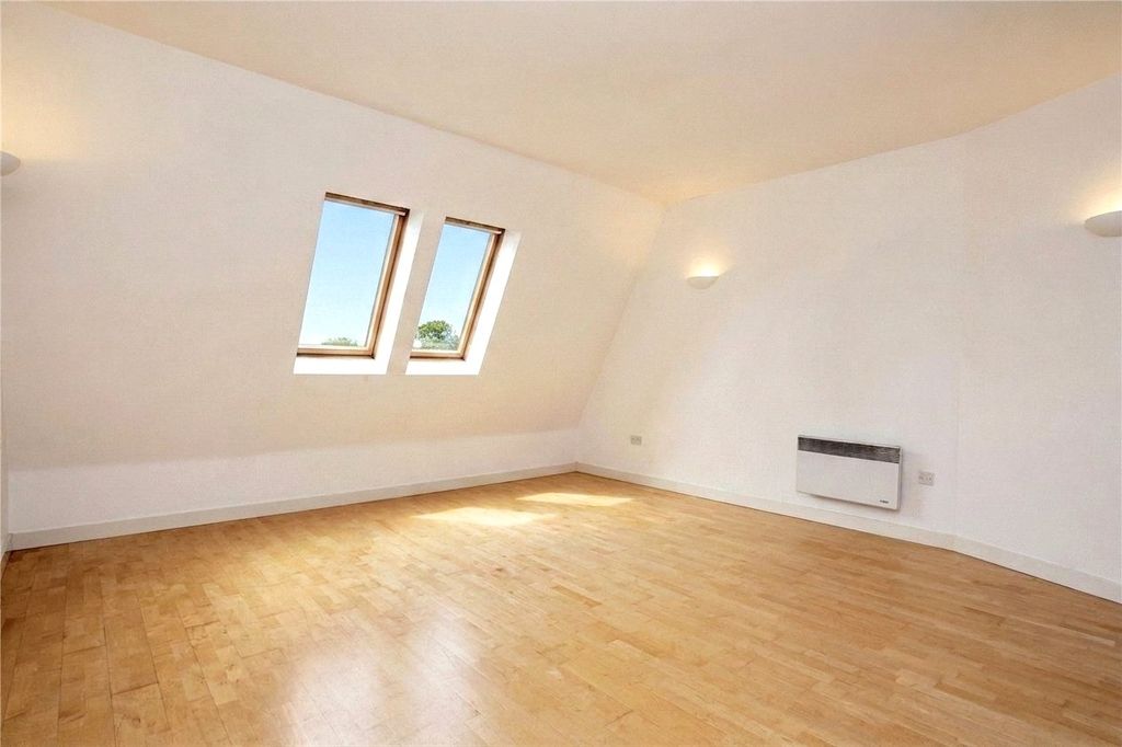 Property photo 2 of 13 Picture No. 41