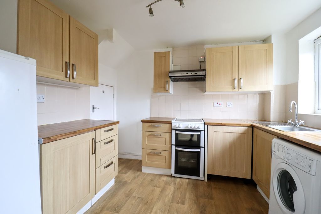 Property photo 2 of 10 Kitchen