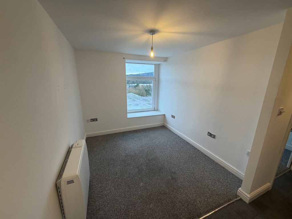 Property photo 3 of 6 Balcony