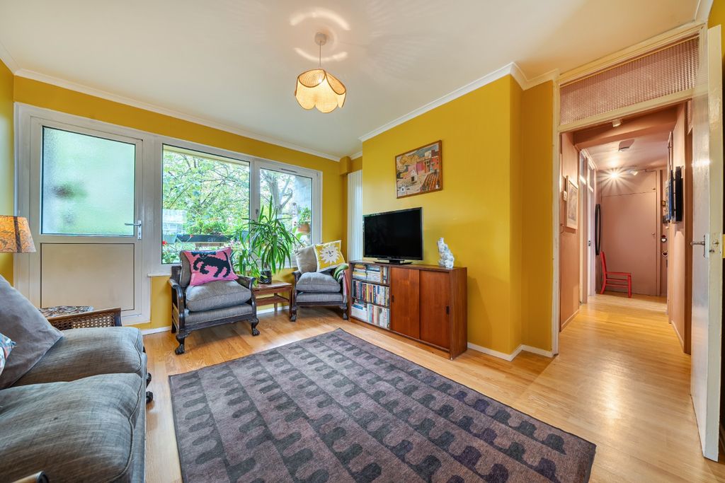 Property photo 3 of 18 3921875