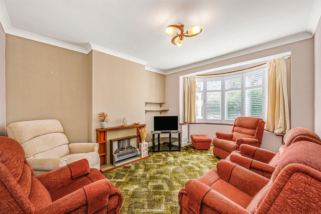 Property photo 3 of 19