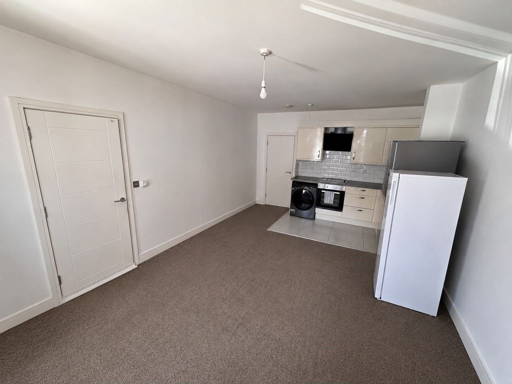Property photo 2 of 13 Picture No. 02