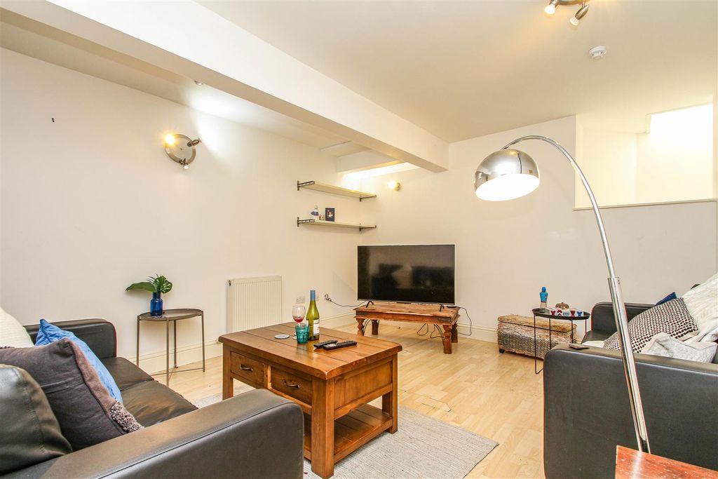 Property photo 1 of 16 Img_9058.Jpg