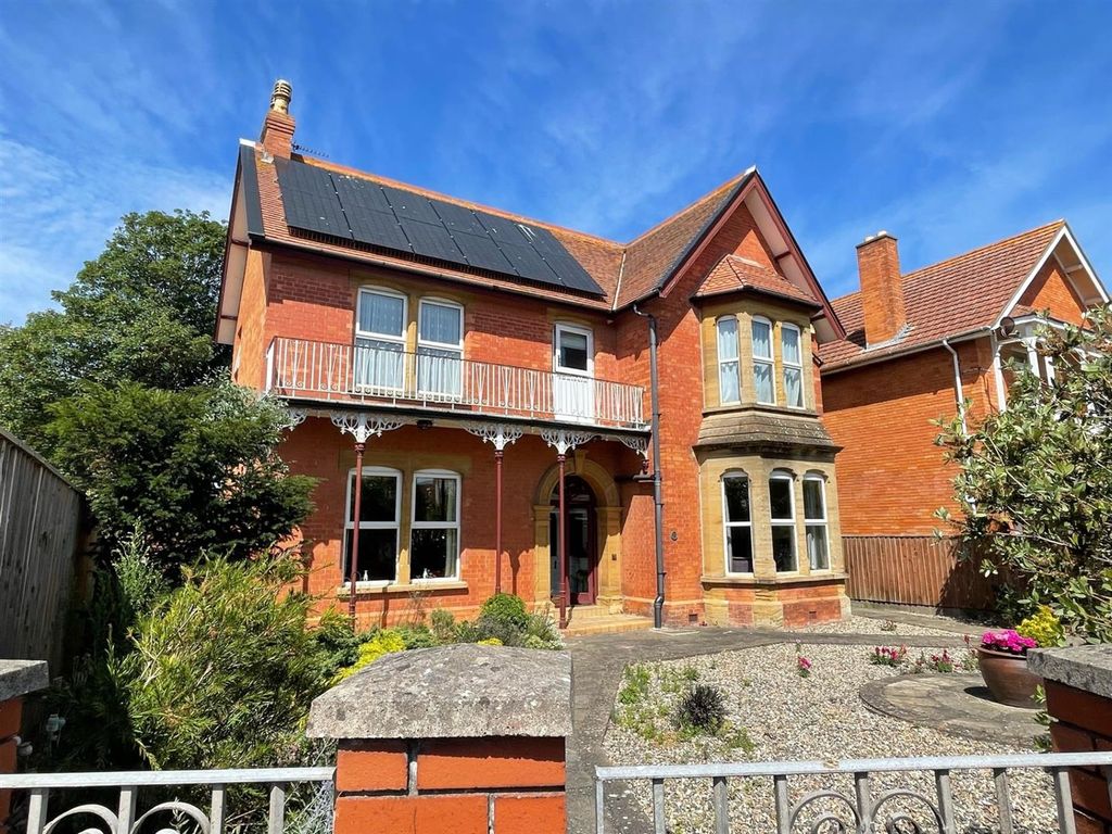 Property photo 1 of 65