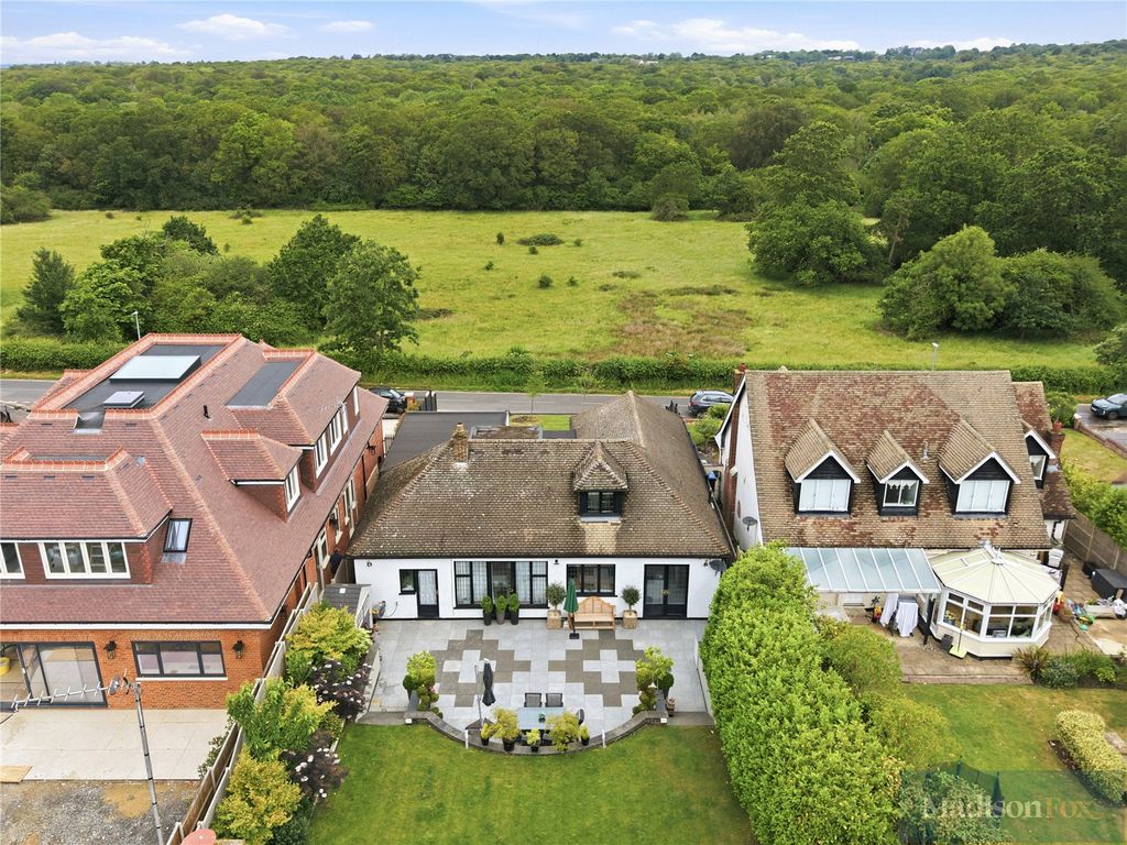 Property photo 2 of 45 Picture No. 08