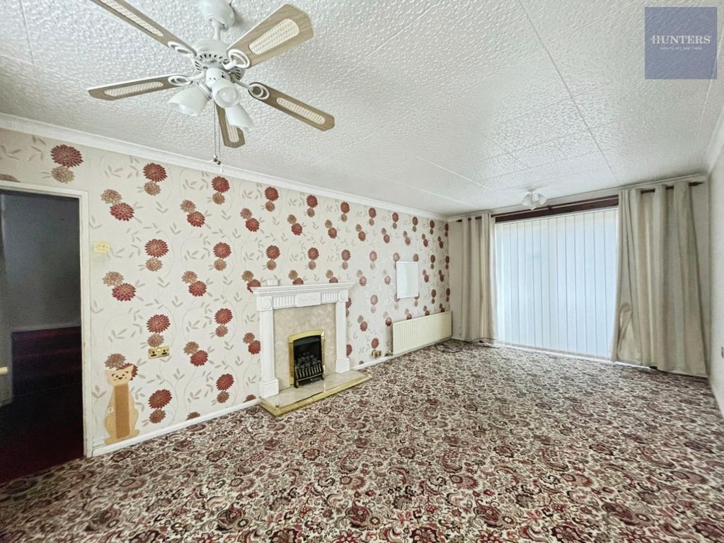 Property photo 2 of 20 Living