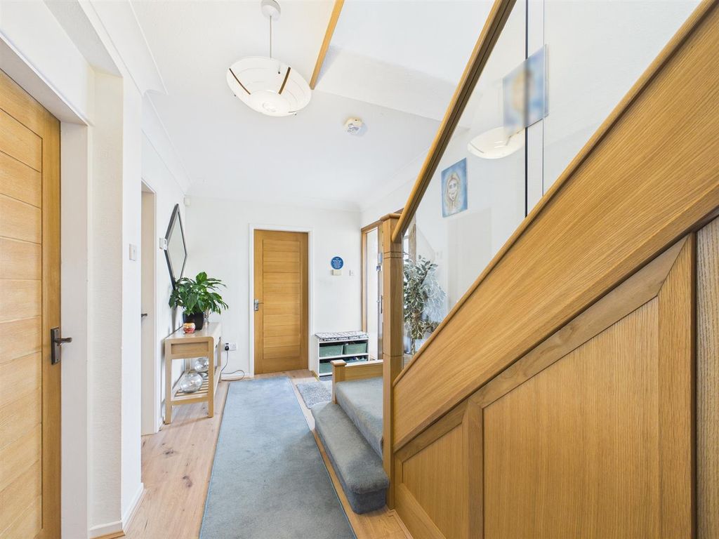 Property photo 3 of 49 Cam03604G0-Pr0258-Still002.Jpg