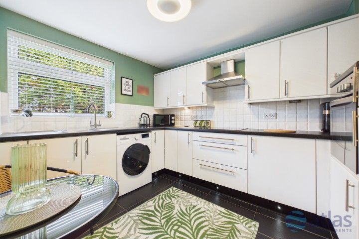 Property photo 2 of 19 Kitchen