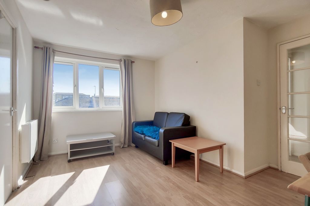Property photo 1 of 10 Studio