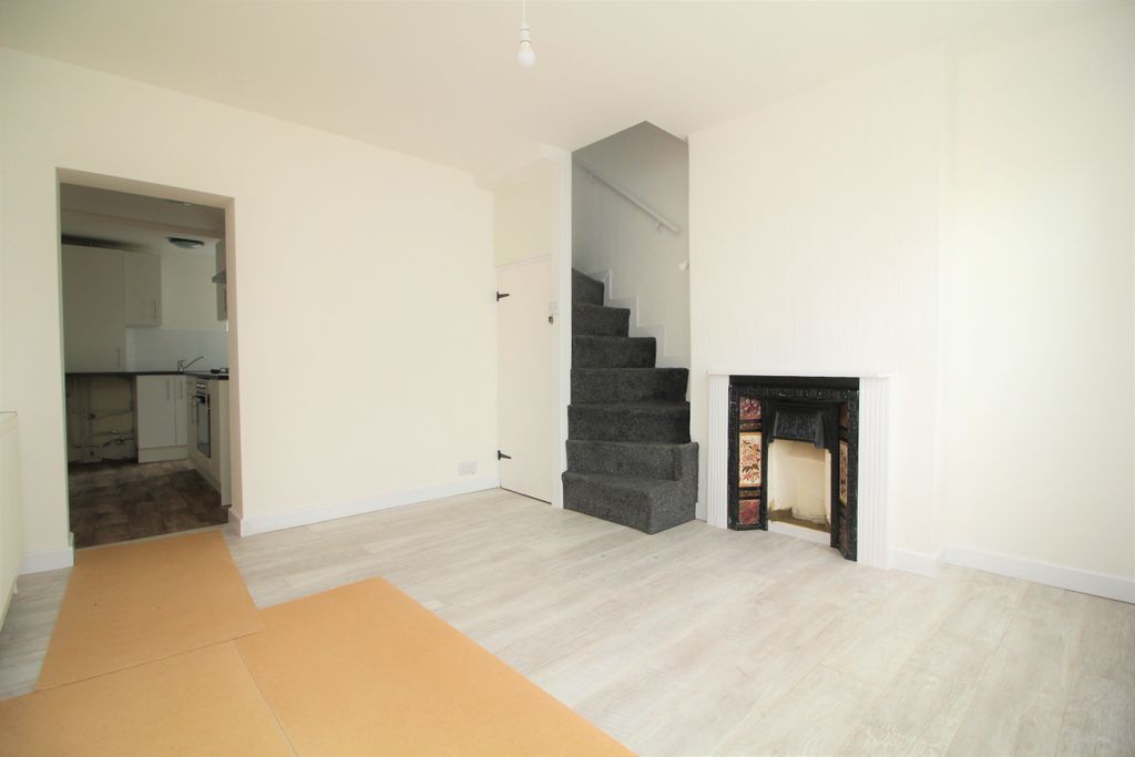 Property photo 3 of 6 Picture 3