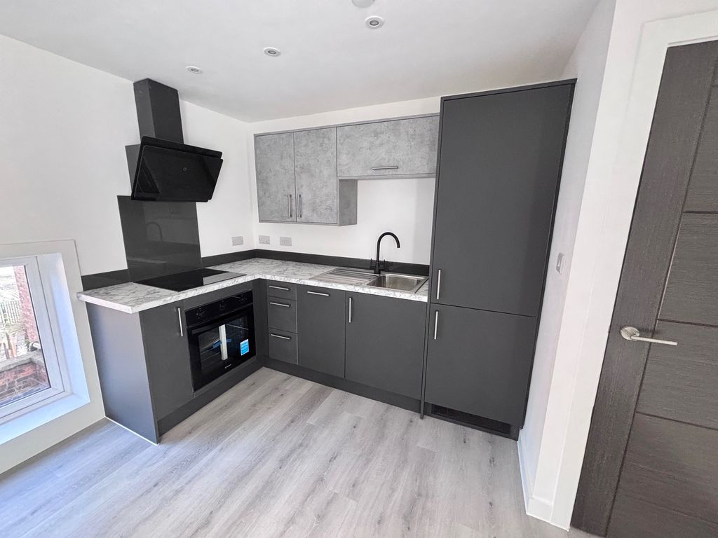 Property photo 1 of 6 Kitchen