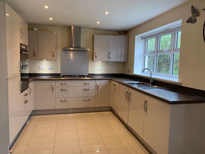 Property photo 2 of 31 Photo 11