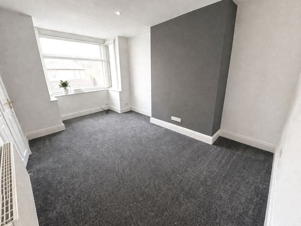 Property photo 2 of 7 Living Room