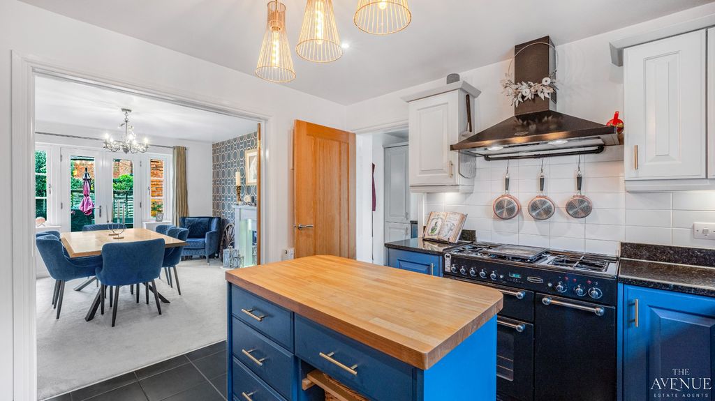 Property photo 2 of 31 4911474