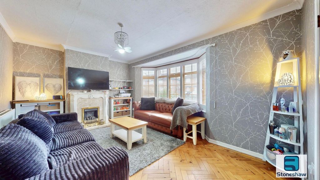 Property photo 2 of 26