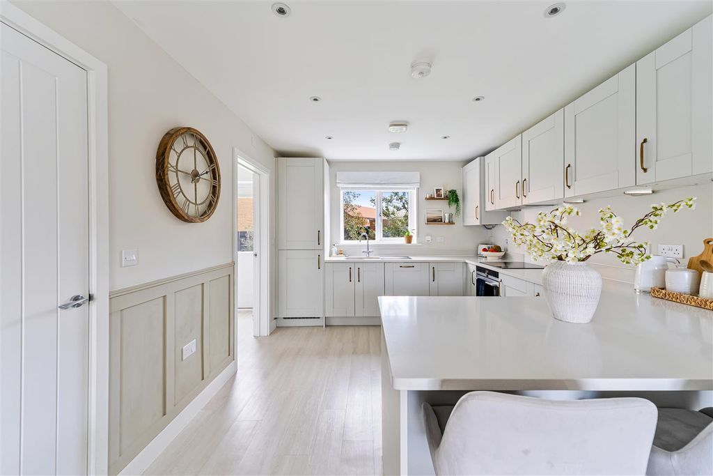 Property photo 2 of 23 Kitchen/Diner