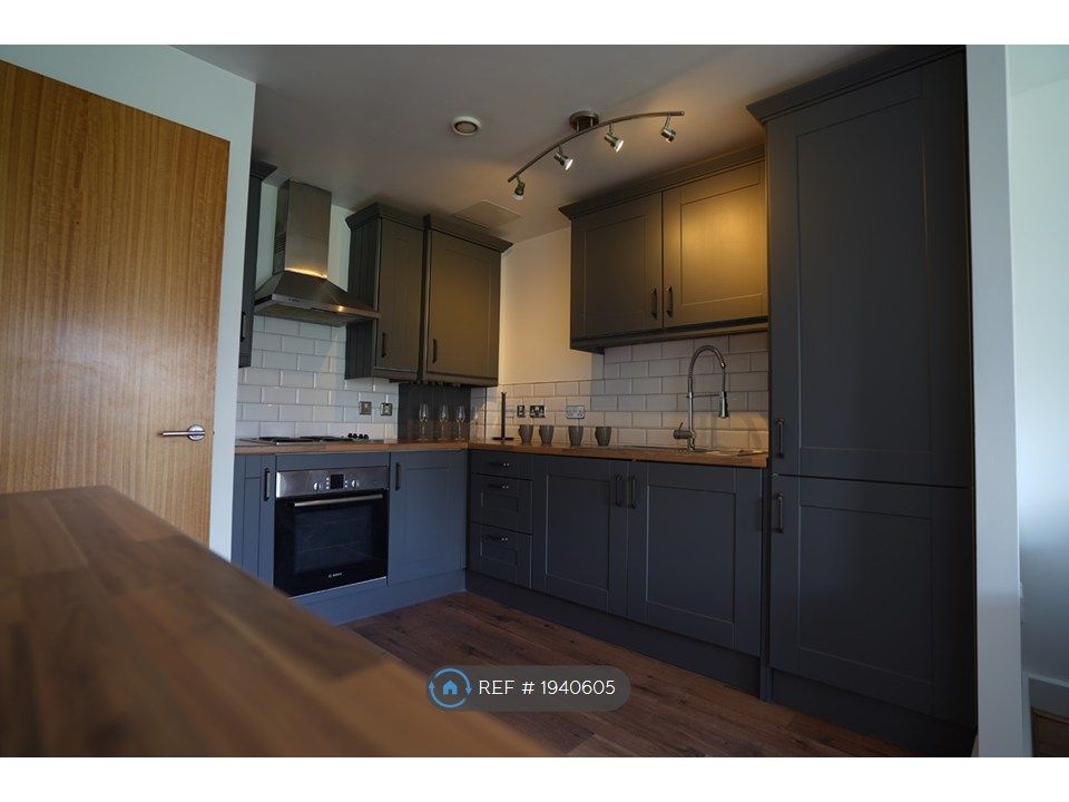 Property photo 2 of 11 Kitchen